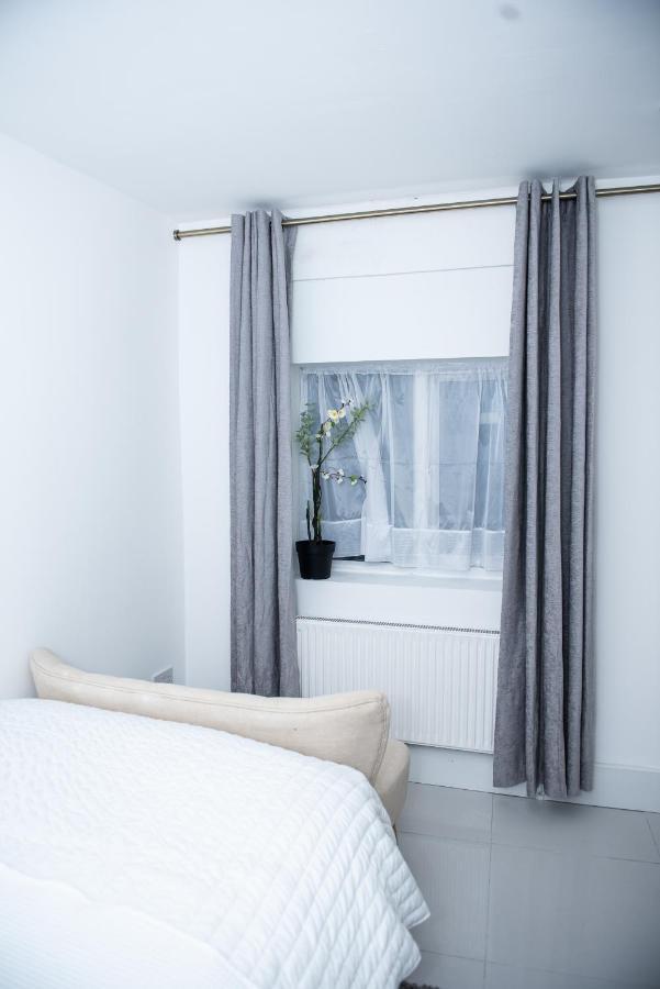 1B Apartment, 30 Mins To Oxford Street Лондон Экстерьер фото
