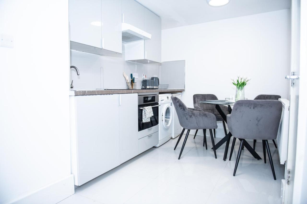 1B Apartment, 30 Mins To Oxford Street Лондон Экстерьер фото