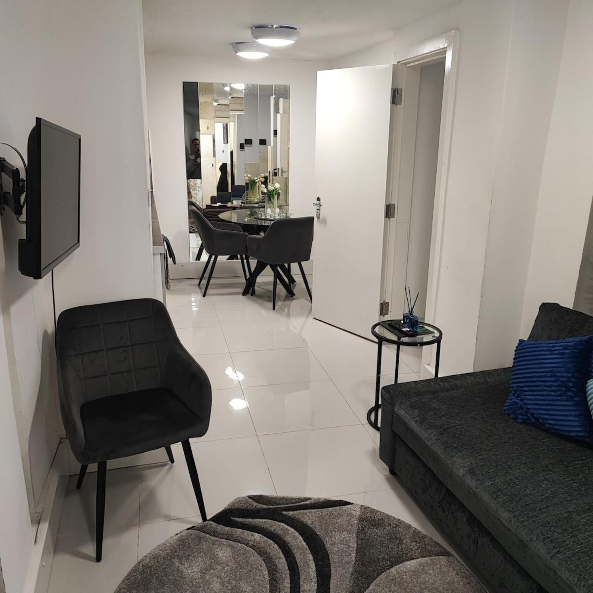 1B Apartment, 30 Mins To Oxford Street Лондон Экстерьер фото
